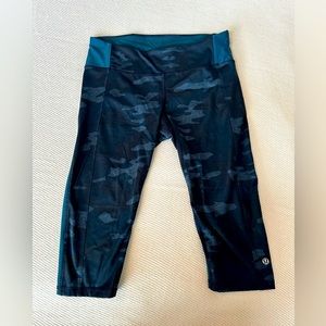 Lululemon blue camo crops - size 8